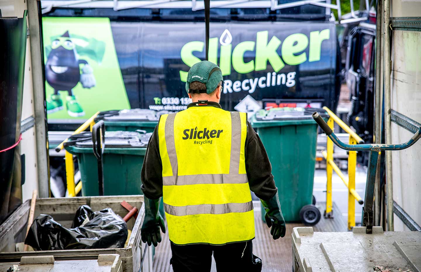Slicker Recycling Hanover Fox